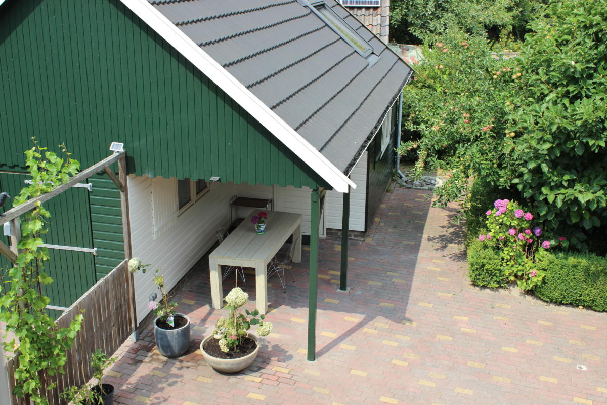 Buiten schuin boven